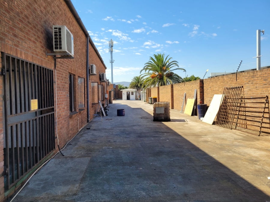 To Let Commercial Property for Rent in Montague Gardens Western Cape